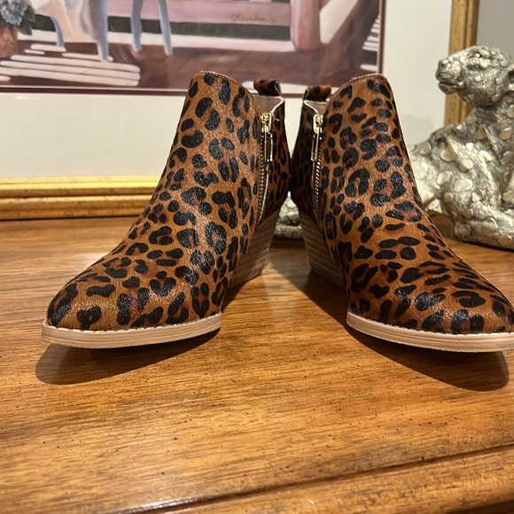 Volatile Western Ankle Booties - Picture 2 of 5